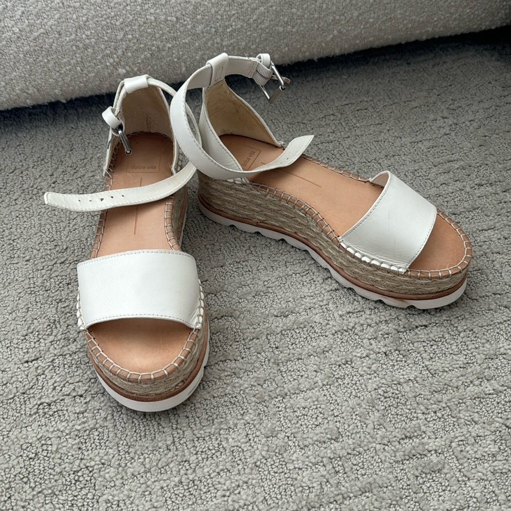 Dolce vita sandals